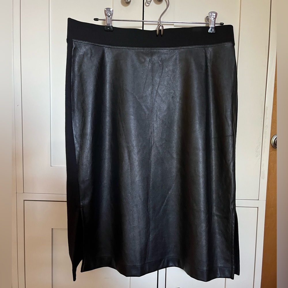 GAP faux leather/jersey pull on skirt size M/P